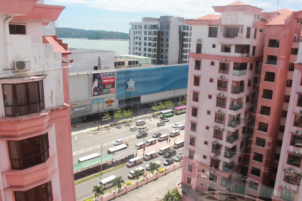 Marina Court Kk City Homestay Kota Kinabalu Bagian luar foto